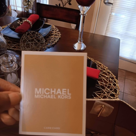 Brand new Michael kors purse never has been used - Picture 2 of 7